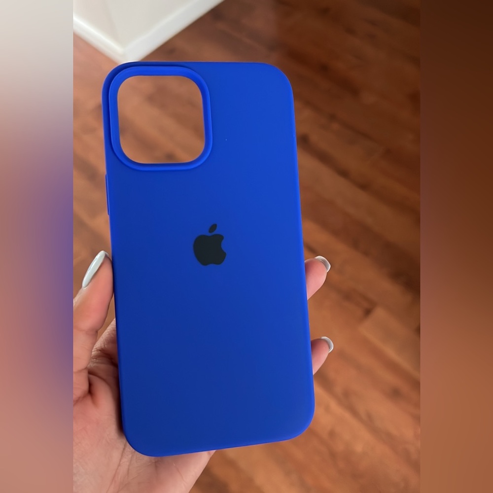 Phone case - Picture 2 of 5